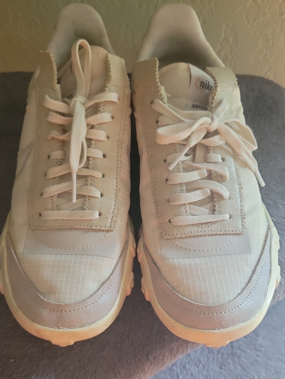 Nike Waffle Racer 2 Low-Top Cream and Tan Casual Sneakers Sz 9